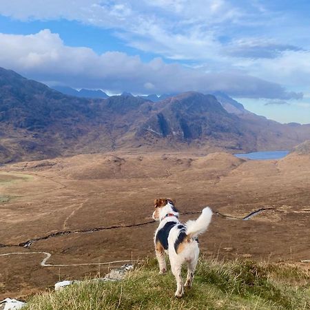 Tigh Mairi At Mary'S Thatched Cottages Elgol Eksteriør billede