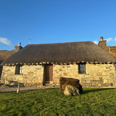 Tigh Mairi At Mary'S Thatched Cottages Elgol Eksteriør billede